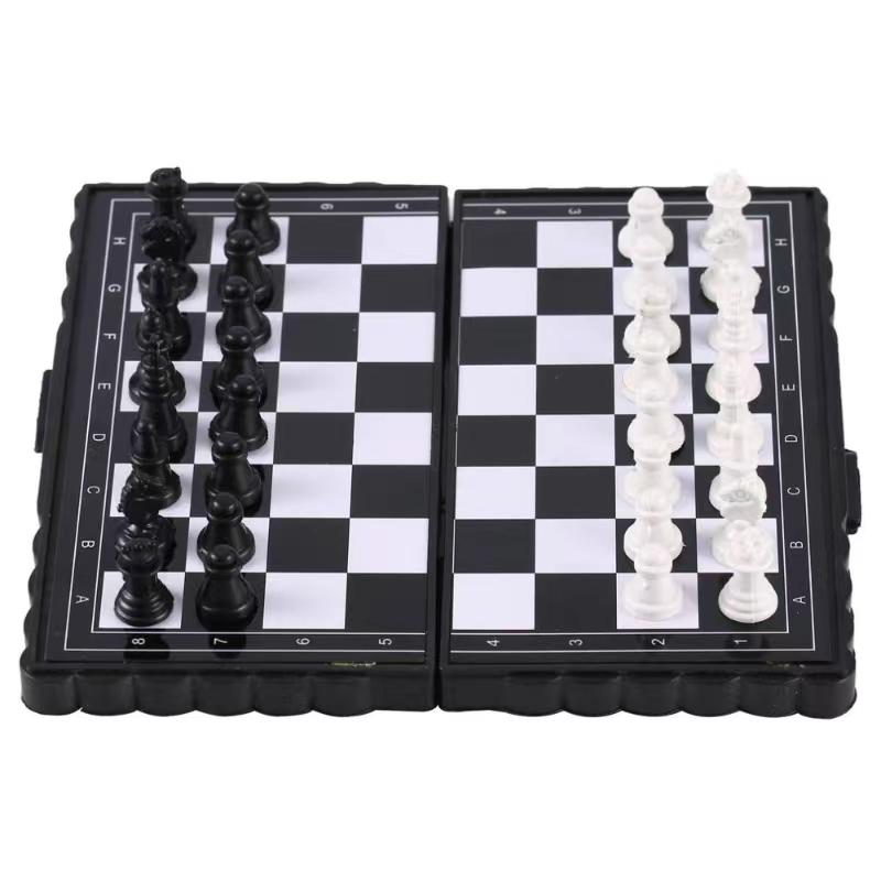 Mini set di scacchi magnetici  - Board Game Cafe recensione e prezzo