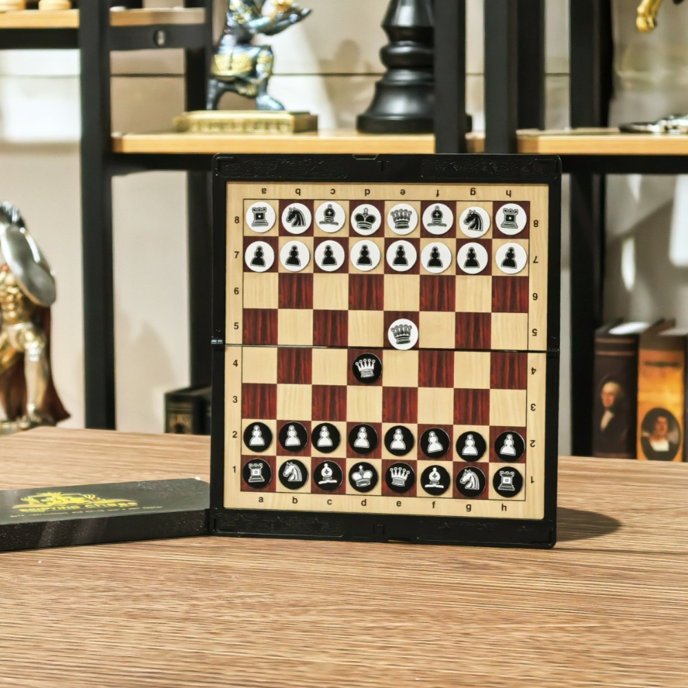 Mini set di scacchi con giochi - Board Game Cafe recensione e prezzo