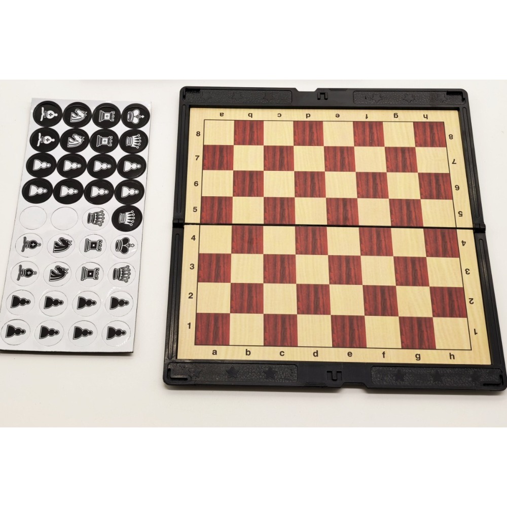 Mini set di scacchi con giochi - Board Game Cafe recensione e prezzo